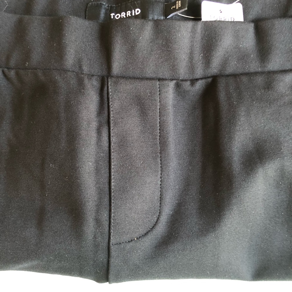 NWT - Torrid Black Pull On Pants w/Front Pockets & Mock Back Pockets - Picture 7 of 9